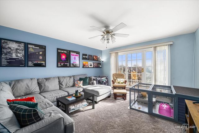 1050 N Farnsworth Avenue 403, Aurora, IL 60505