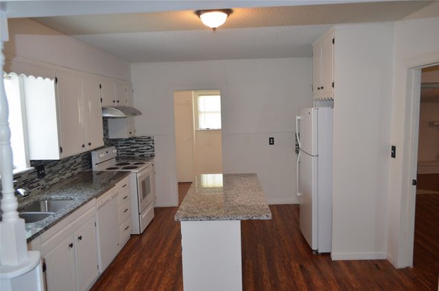 1050 W Dallas Avenue, Cooper, TX 75432