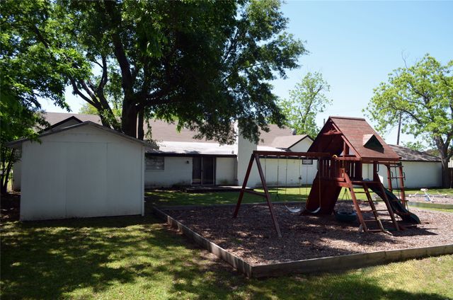 1050 W Dallas Avenue, Cooper, TX 75432