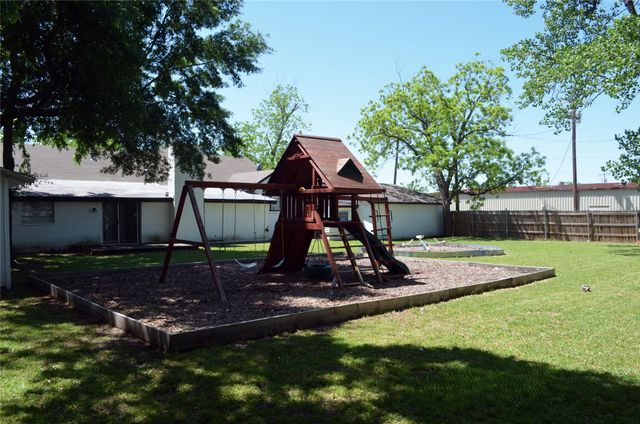 1050 W Dallas Avenue, Cooper, TX 75432
