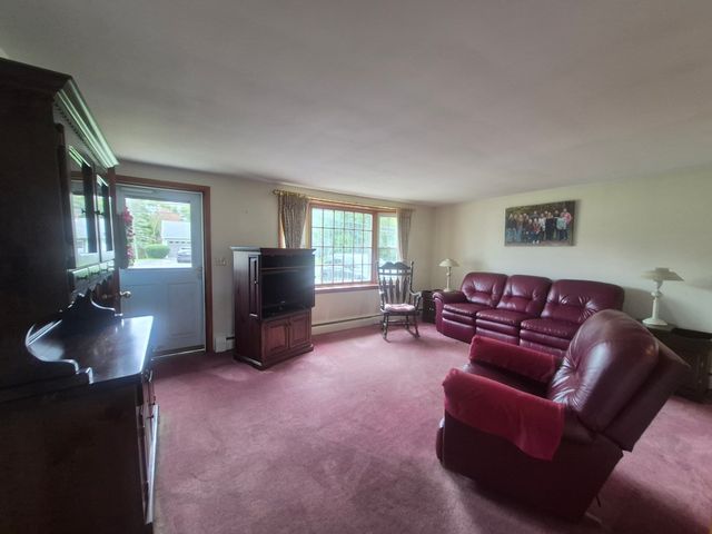 328 Lebanon Hill Rd, Southbridge, MA 01550