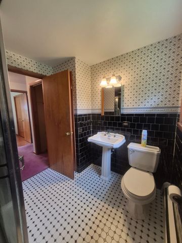 328 Lebanon Hill Rd, Southbridge, MA 01550