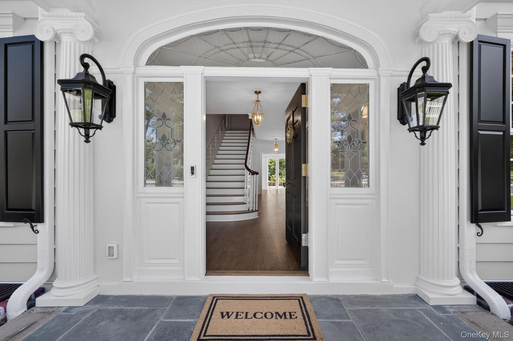 30 Brookside Drive, Manhasset, NY 11030 — photo 4