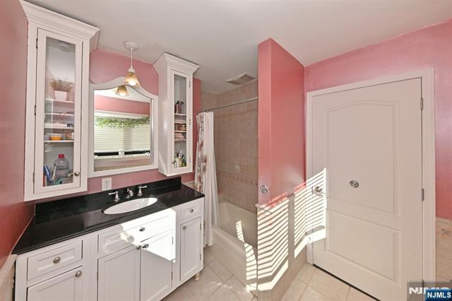 2604 Cleveland Avenue, Twp Of Washington, NJ 07676