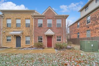 692 E Ferry Street, Detroit, MI 48202