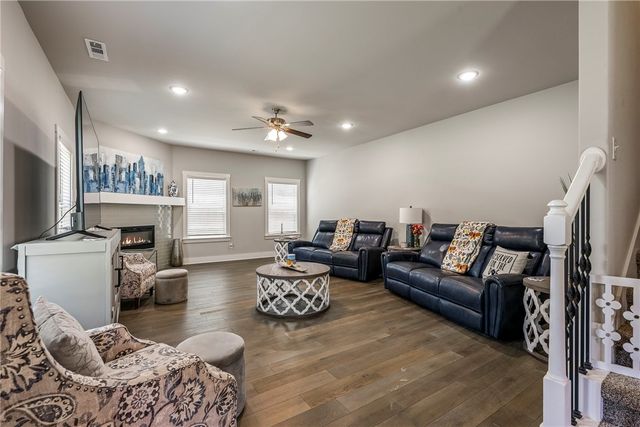 2588 N Justin Drive, Fayetteville, AR 72704