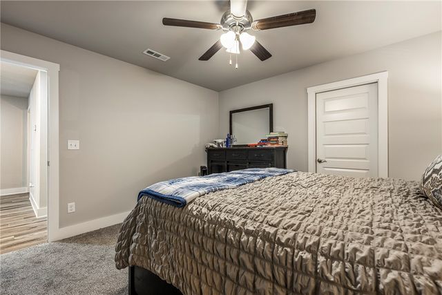 2588 N Justin Drive, Fayetteville, AR 72704