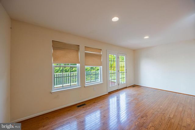 4 FOREST VIEW TER, Hanover, PA 17331