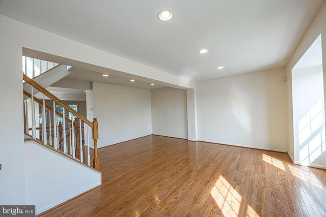 4 FOREST VIEW TER, Hanover, PA 17331