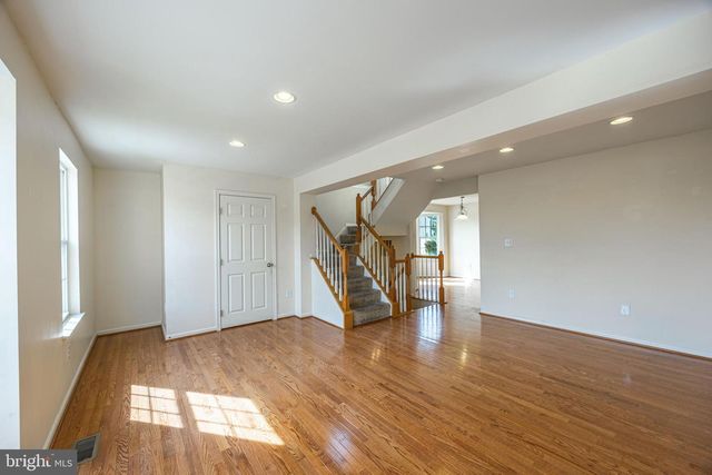 4 FOREST VIEW TER, Hanover, PA 17331