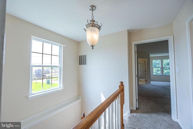 4 FOREST VIEW TER, Hanover, PA 17331
