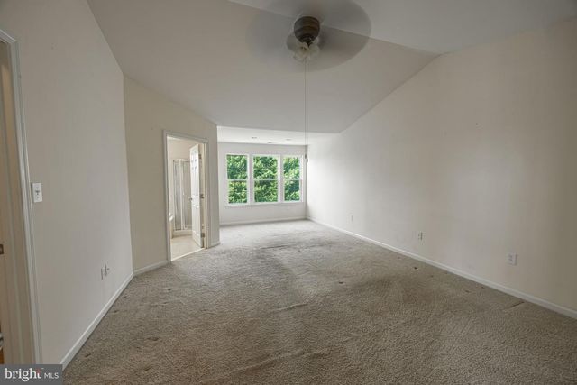 4 FOREST VIEW TER, Hanover, PA 17331