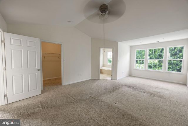 4 FOREST VIEW TER, Hanover, PA 17331
