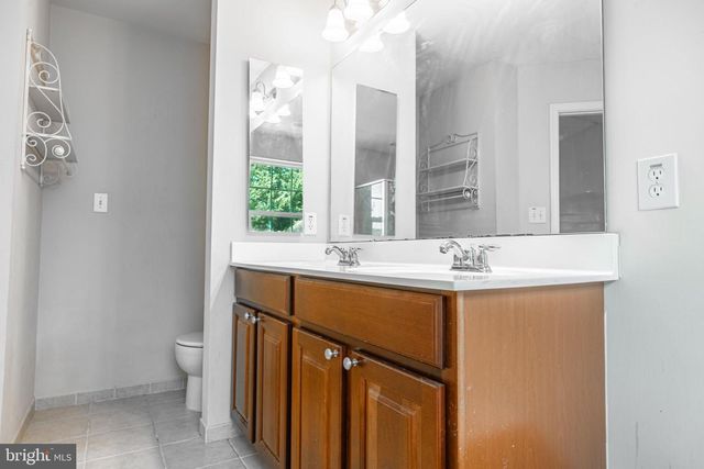 4 FOREST VIEW TER, Hanover, PA 17331