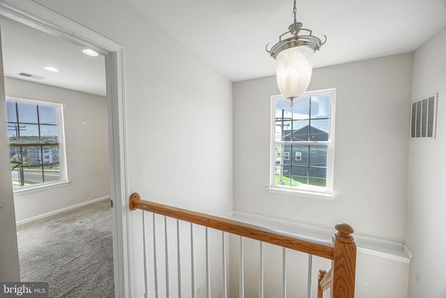 4 FOREST VIEW TER, Hanover, PA 17331