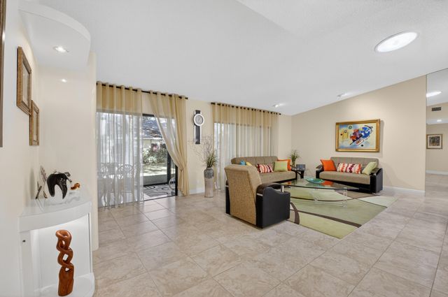 10911 Lake Front Place, Boca Raton, FL 33498