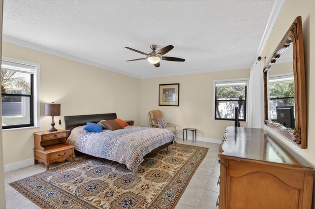 10911 Lake Front Place, Boca Raton, FL 33498