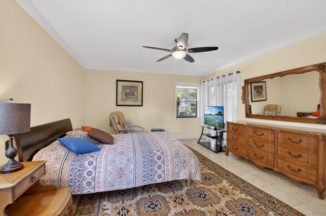 10911 Lake Front Place, Boca Raton, FL 33498