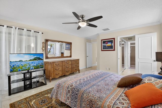 10911 Lake Front Place, Boca Raton, FL 33498