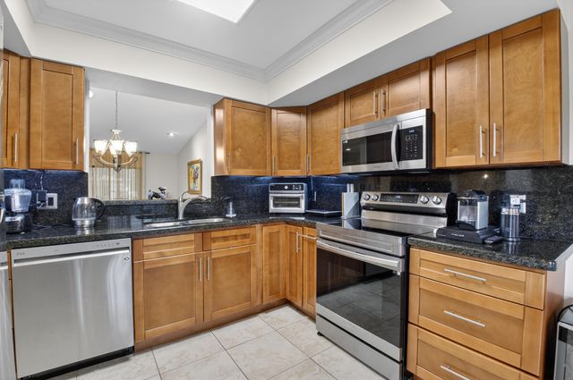 10911 Lake Front Place, Boca Raton, FL 33498
