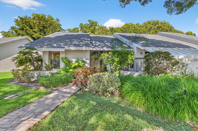 10911 Lake Front Place, Boca Raton, FL 33498
