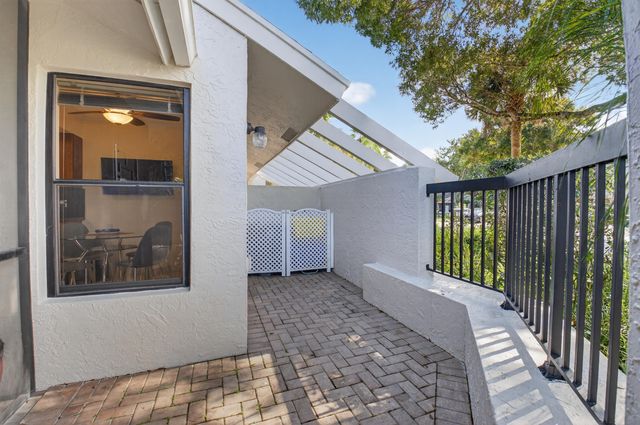 10911 Lake Front Place, Boca Raton, FL 33498
