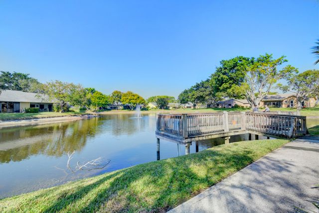 10911 Lake Front Place, Boca Raton, FL 33498