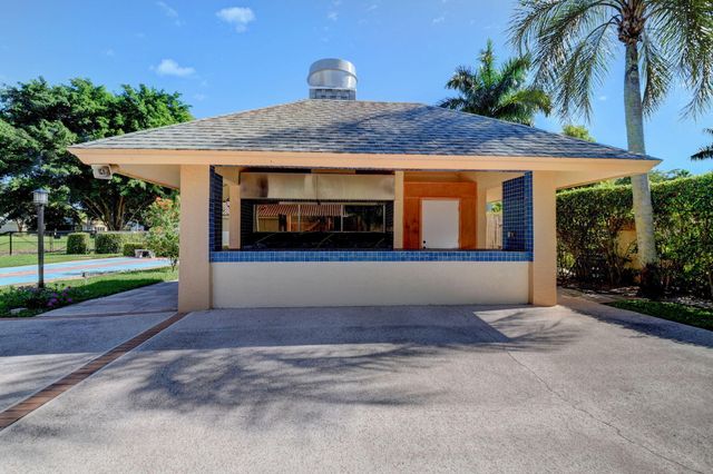 10911 Lake Front Place, Boca Raton, FL 33498