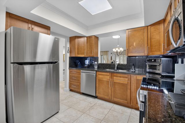 10911 Lake Front Place, Boca Raton, FL 33498