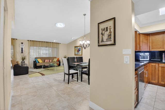 10911 Lake Front Place, Boca Raton, FL 33498