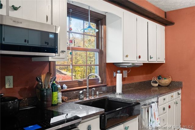 1022 Broadleaf Court, Lanesville, IN 47136