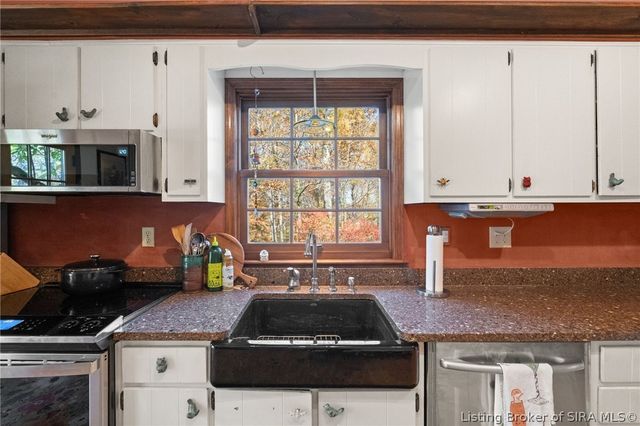 1022 Broadleaf Court, Lanesville, IN 47136