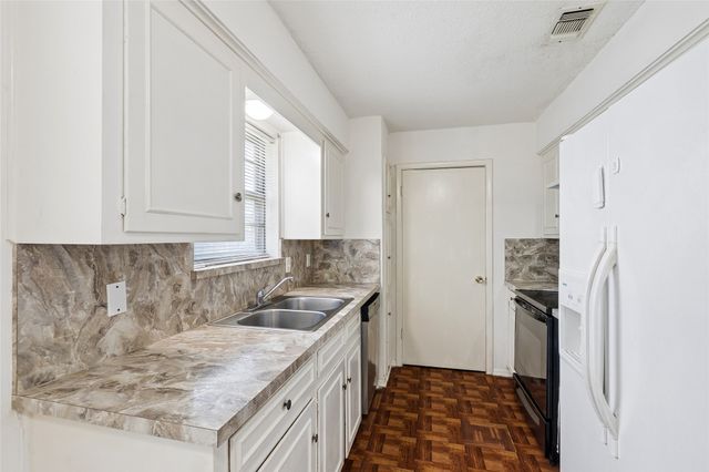 6609 Vega Drive, Fort Worth, TX 76133