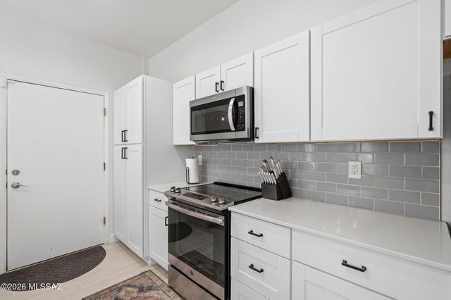 6480 N Green Briar Drive, Tucson, AZ 85718