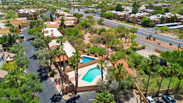 6480 N Green Briar Drive, Tucson, AZ 85718