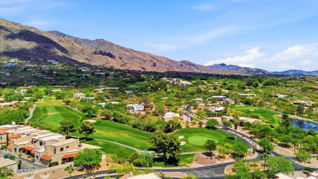 6480 N Green Briar Drive, Tucson, AZ 85718