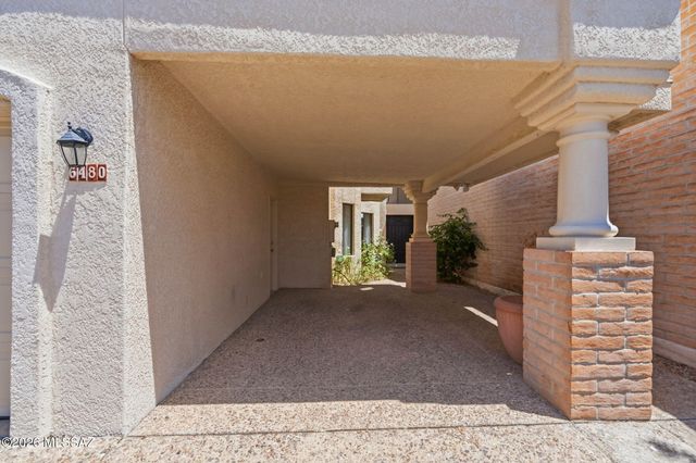 6480 N Green Briar Drive, Tucson, AZ 85718