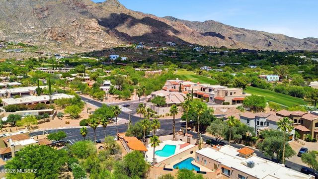 6480 N Green Briar Drive, Tucson, AZ 85718