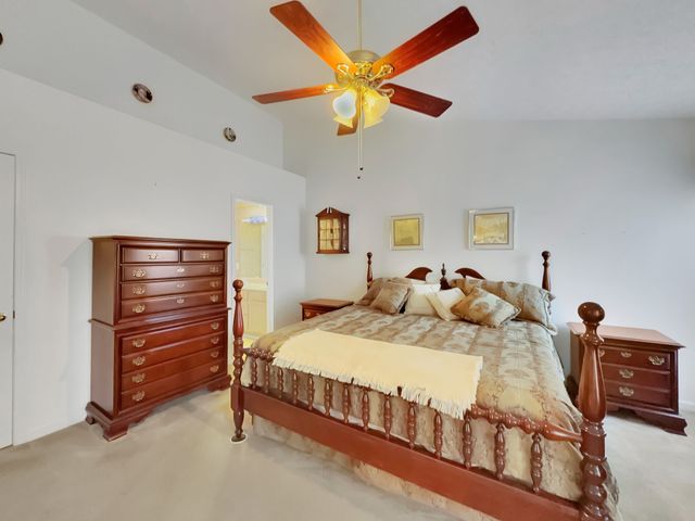 314 Lake Chateau Dr, Hermitage, TN 37076