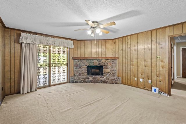 4 Pleasant Ct, Little Rock, AR 72211