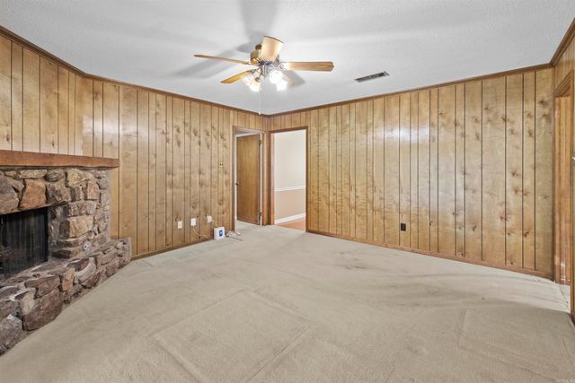 4 Pleasant Ct, Little Rock, AR 72211