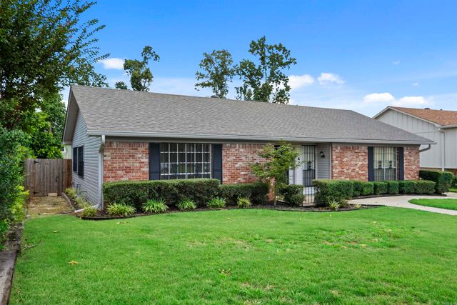 4 Pleasant Ct, Little Rock, AR 72211