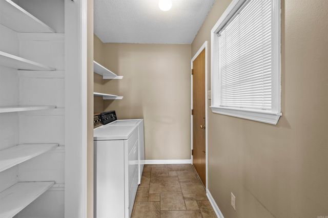 4 Pleasant Ct, Little Rock, AR 72211