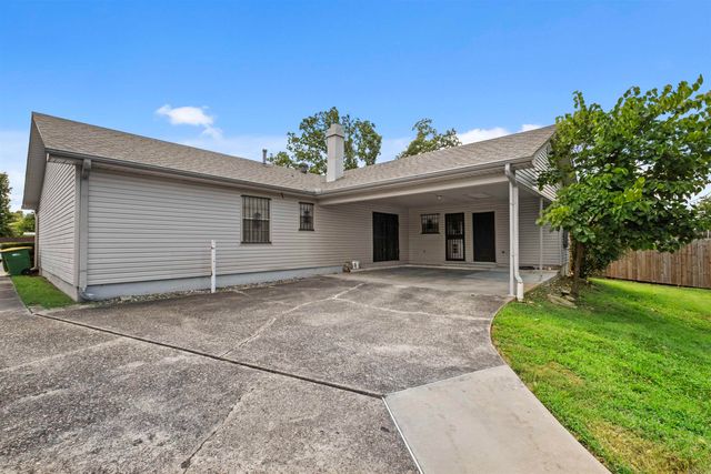 4 Pleasant Ct, Little Rock, AR 72211