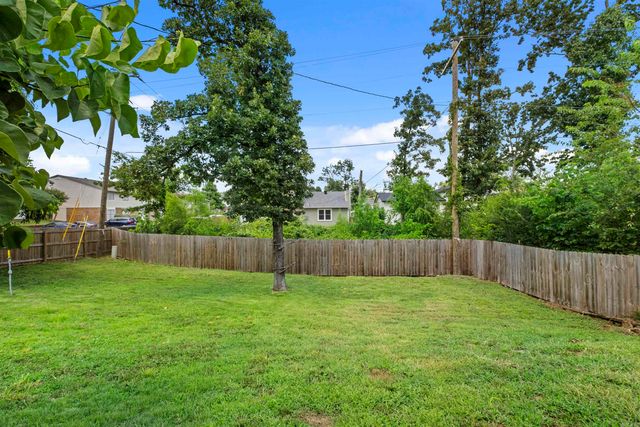 4 Pleasant Ct, Little Rock, AR 72211