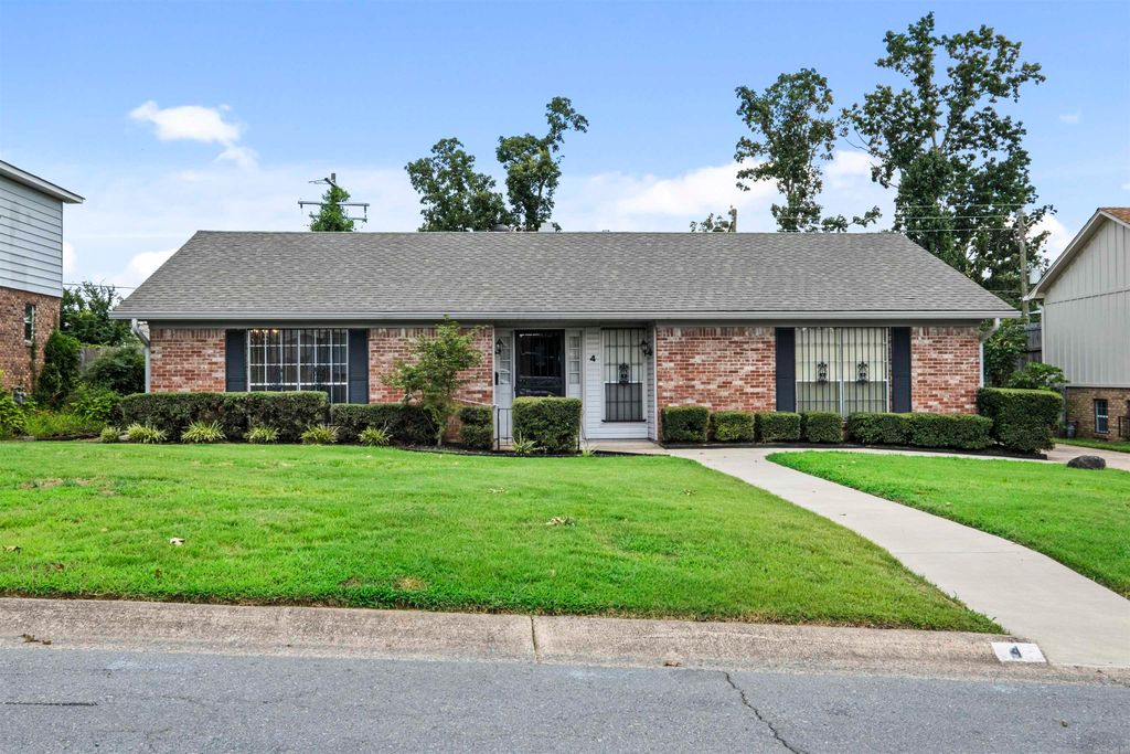 4 Pleasant Ct, Little Rock, AR 72211