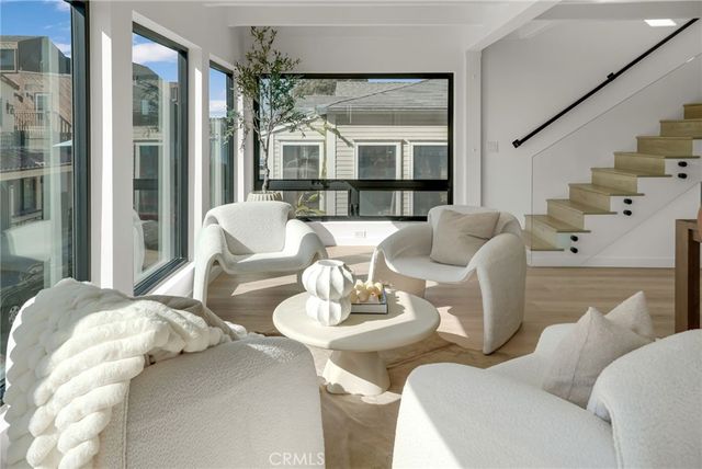 58 66th, Long Beach, CA 90803