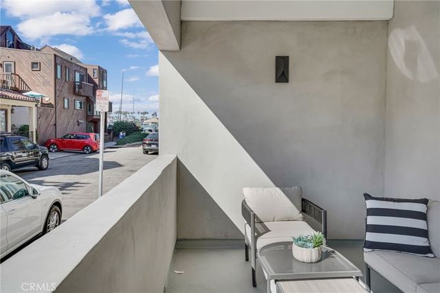 58 66th, Long Beach, CA 90803