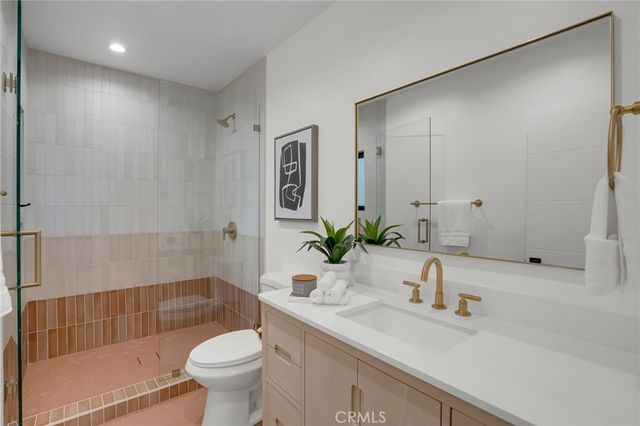58 66th, Long Beach, CA 90803