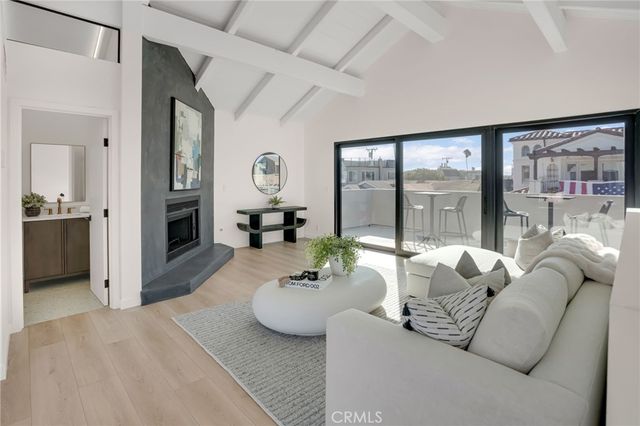 58 66th, Long Beach, CA 90803